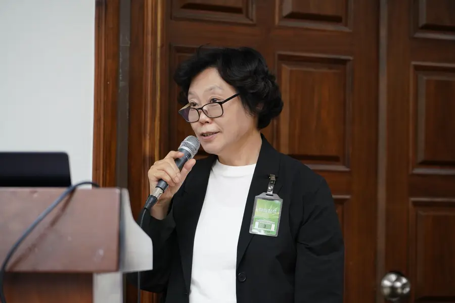 김순득 회장(수원 마음사랑)이 토론회 마무리 발언을 하고 있다 사진=이광호